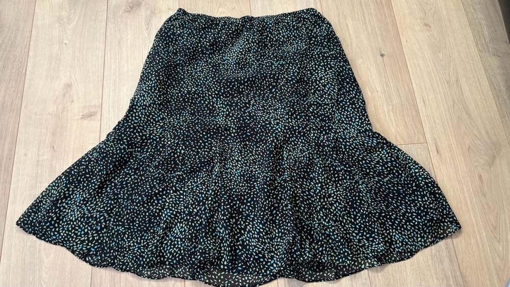 East 5th Skirt Size 12 Black Blue Speckled Print Ruffle Hem Chiffon